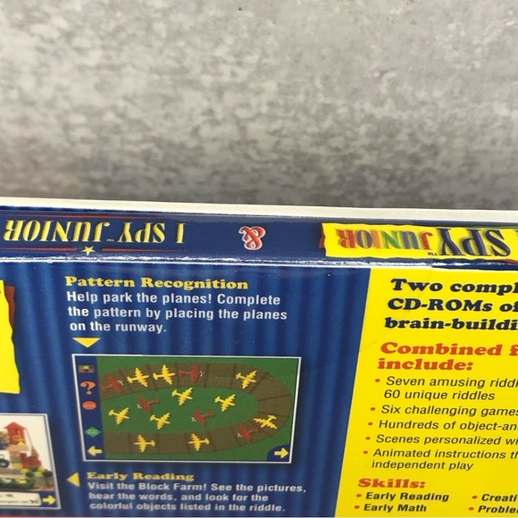 Scholastic I Spy Junior/I Spy Junior: Puppet Playhouse PC Games Ages 3-5 (2000) - Picture 4 of 8